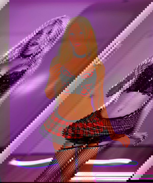 emxllouise2 image ~ Altpins