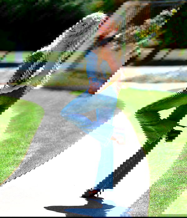 emxllouise2 image ~ Altpins