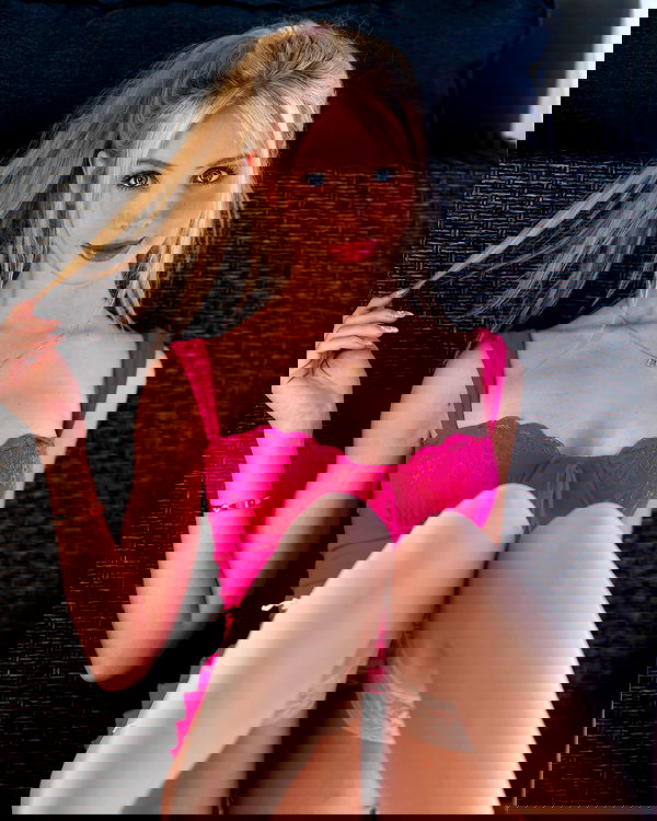 emxllouise2 image ~ Altpins