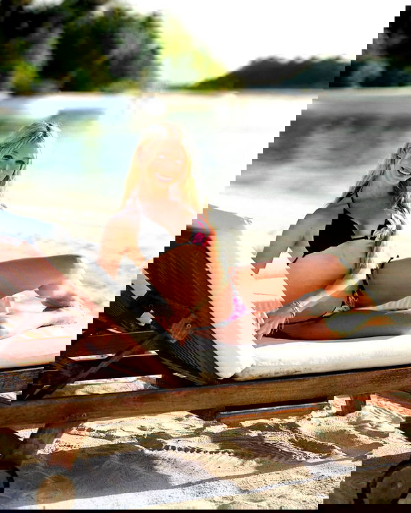 emxllouise2 image ~ Altpins