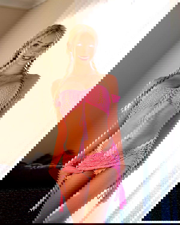 emxllouise2 image ~ Altpins