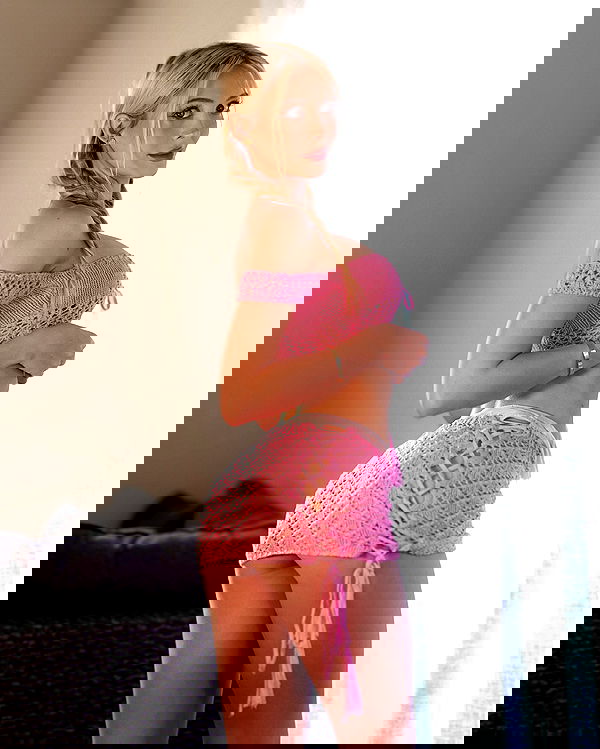 emxllouise2 image ~ Altpins