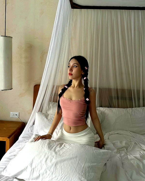 esmenguyennn instagram image archive image