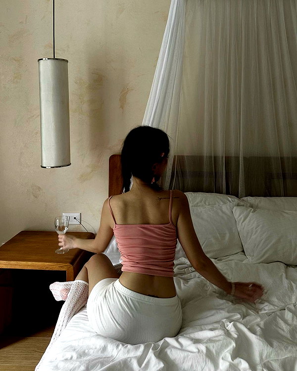 esmenguyennn instagram image archive image