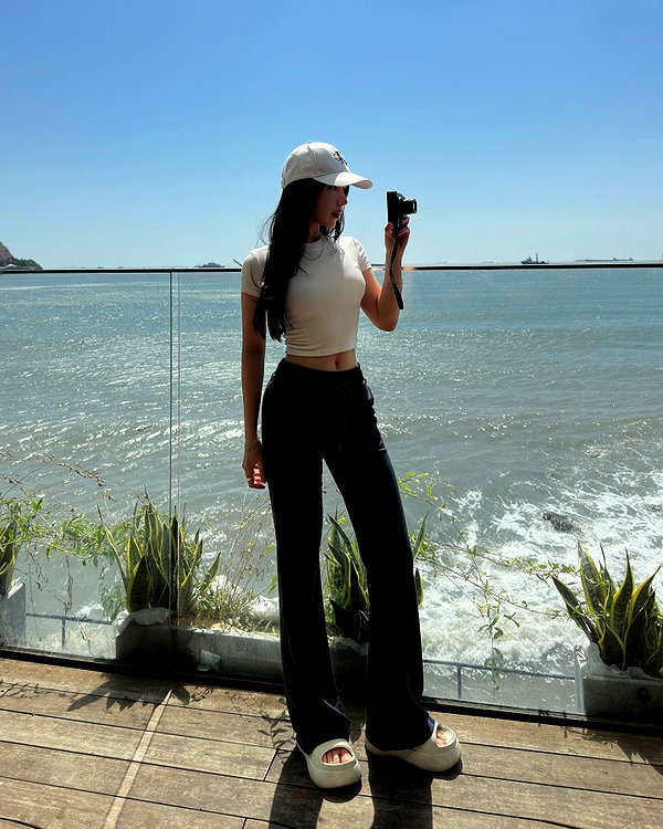 esmenguyennn instagram image archive image