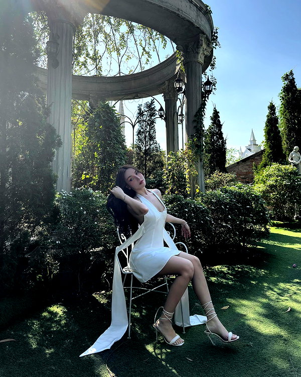 esmenguyennn instagram image archive image