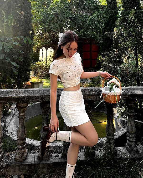 esmenguyennn instagram image archive image