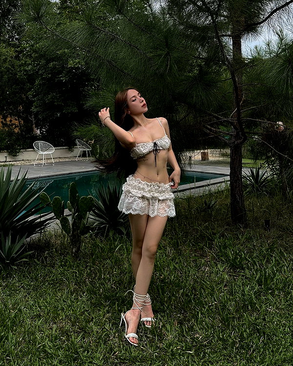 esmenguyennn instagram image archive image