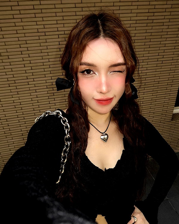 esmenguyennn instagram image archive image