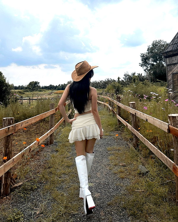 esmenguyennn instagram image archive image