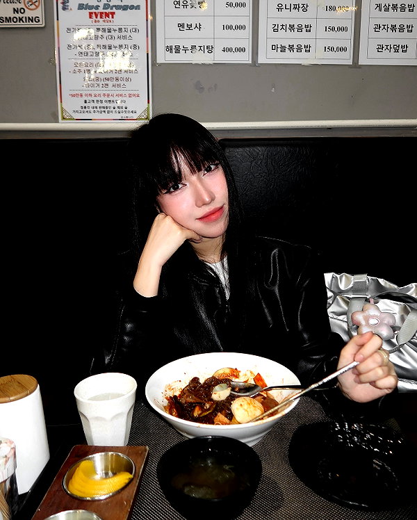 esmenguyennn instagram image archive image