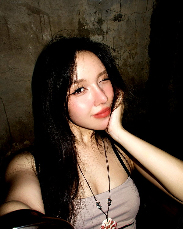 esmenguyennn instagram image archive image