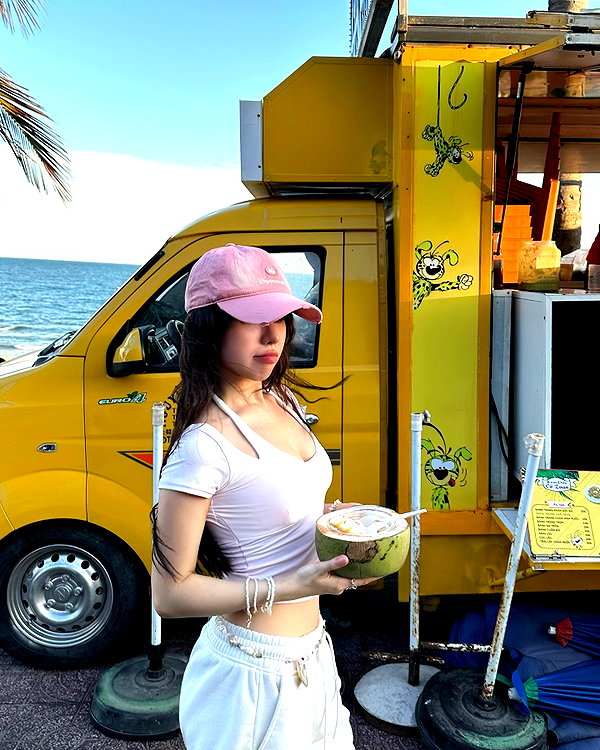 esmenguyennn instagram image archive image
