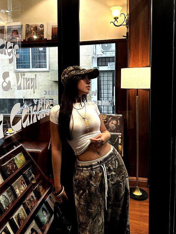 esmenguyennn instagram image archive image