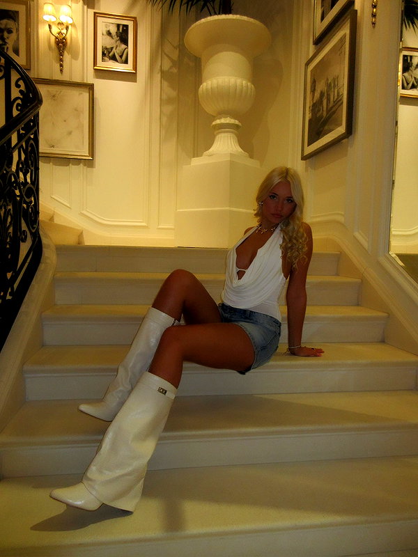 estherbarbarosh instagram image archive image
