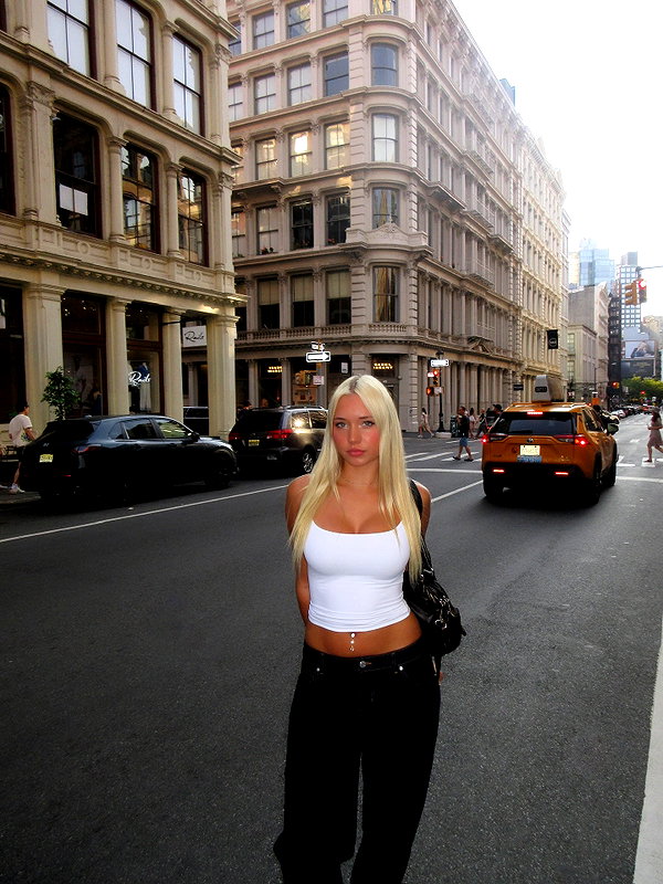 estherbarbarosh instagram image archive image