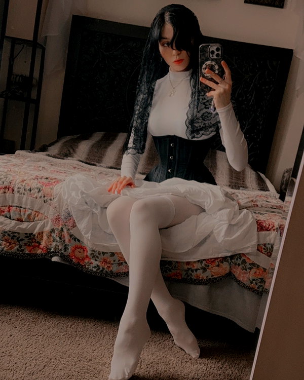 estherdollette estherdollette archive image