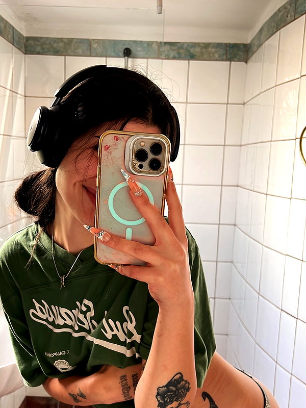 evasela__ instagram image archive image