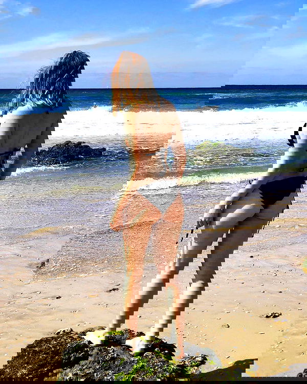 feelbetterinmysweater feelbetterinmysweater archive image