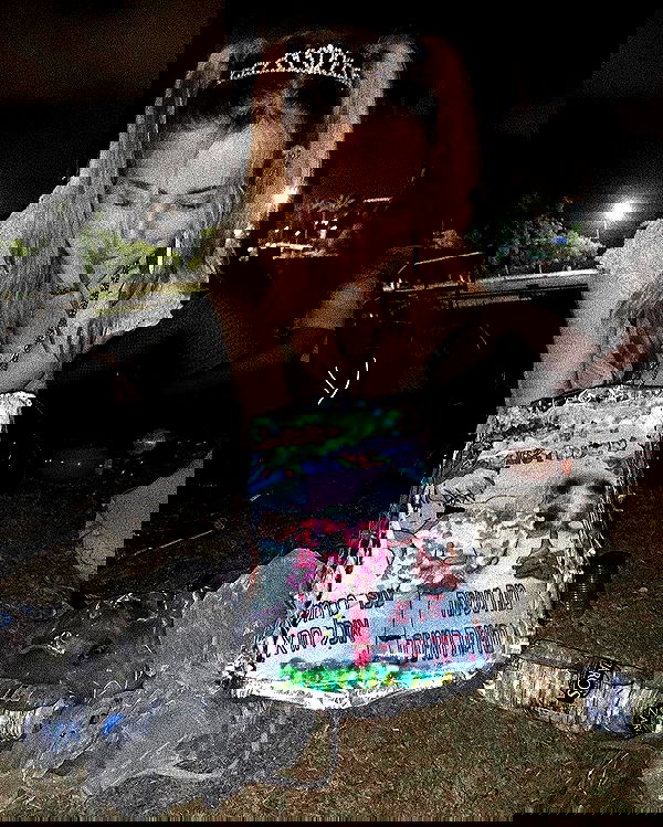 feelbetterinmysweater feelbetterinmysweater archive image