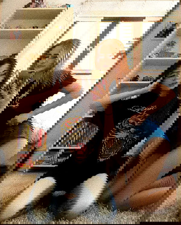 feelbetterinmysweater feelbetterinmysweater archive image