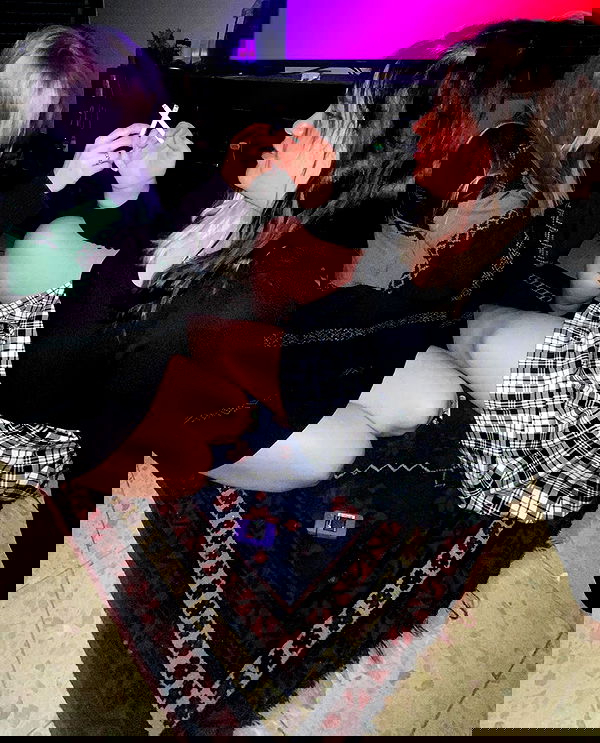 feelbetterinmysweater feelbetterinmysweater archive image