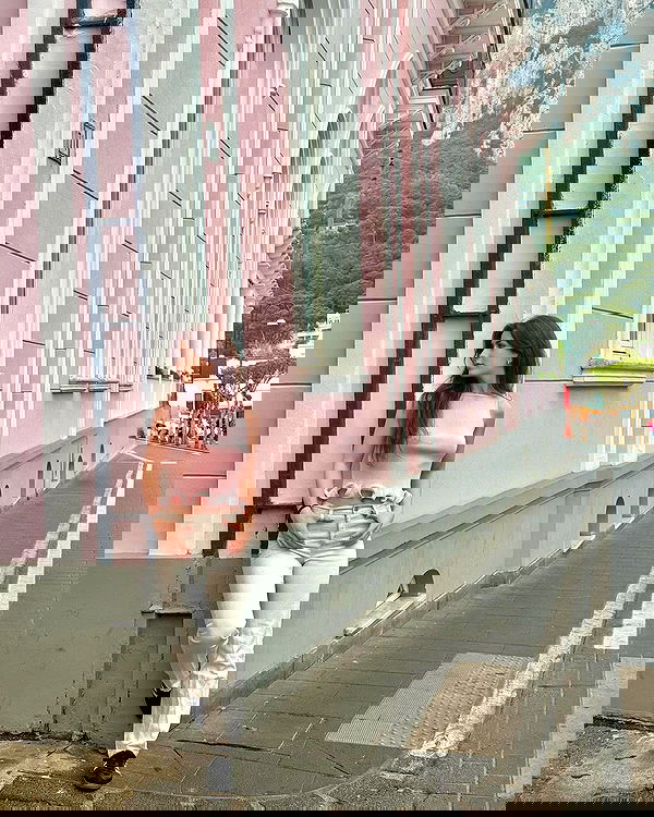 giuliahere giuliahere archive image