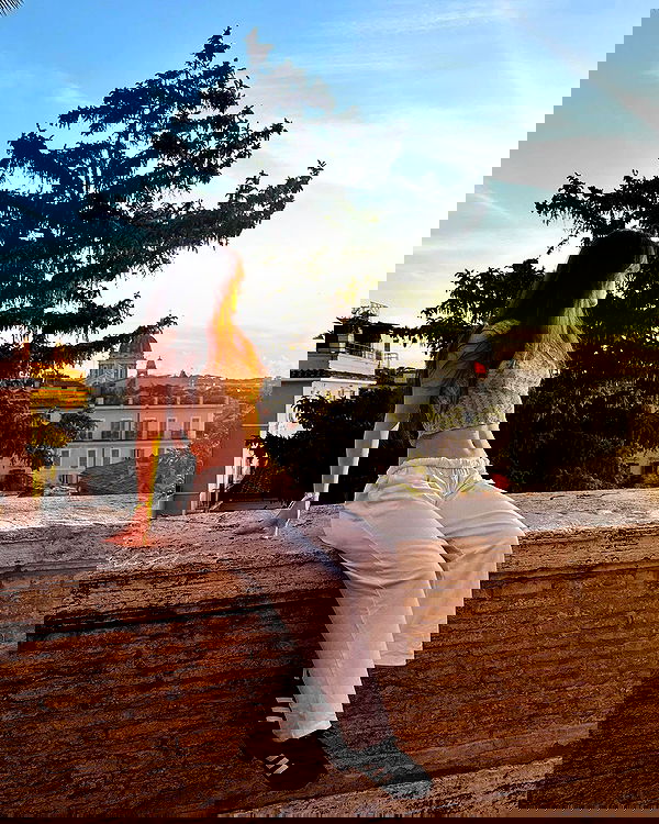 giuliahere giuliahere archive image