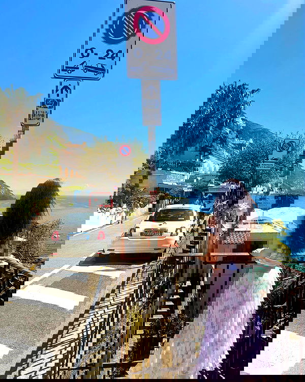 giuliahere giuliahere archive image