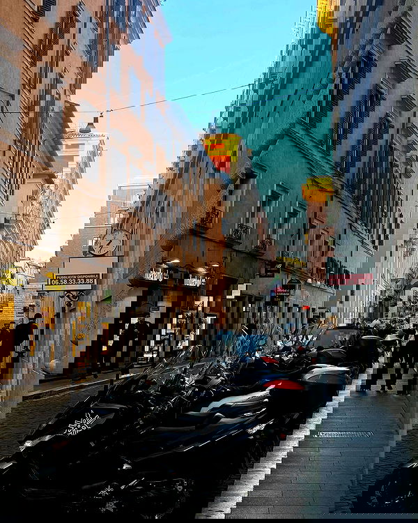 giuliahere giuliahere archive image