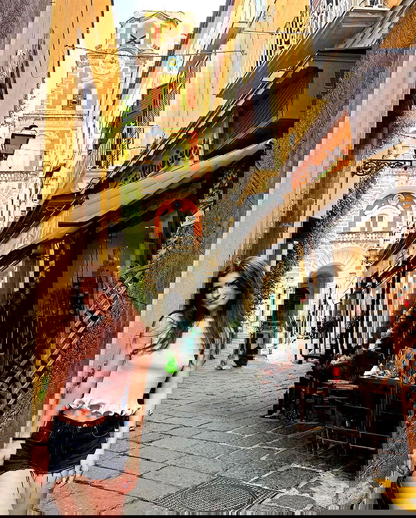 giuliahere giuliahere archive image