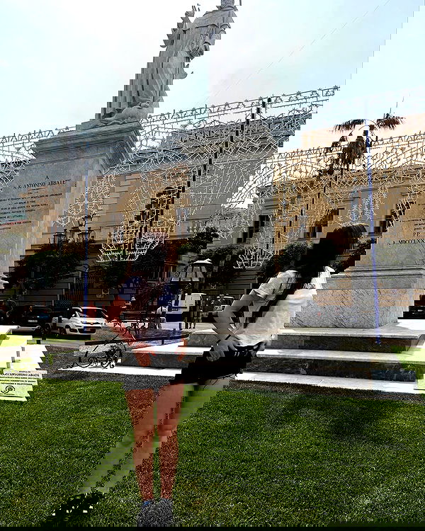 giuliahere giuliahere archive image