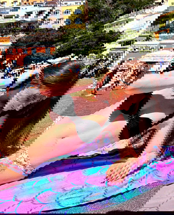 giuliahere giuliahere archive image