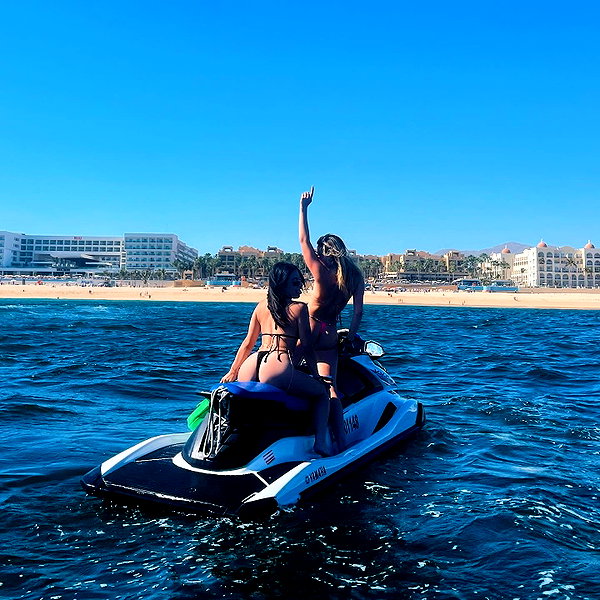 haileyy.ramirez instagram image archive image