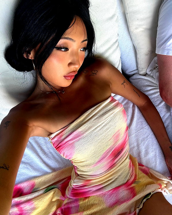 hanahhwang instagram image archive image