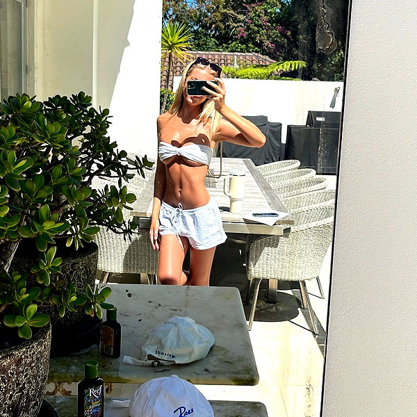 harrietross_ instagram image archive image