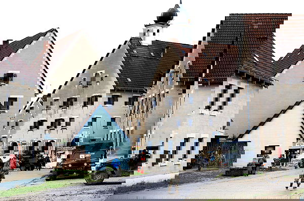 haylujan image ~ Altpins