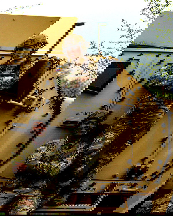 haylujan image ~ Altpins