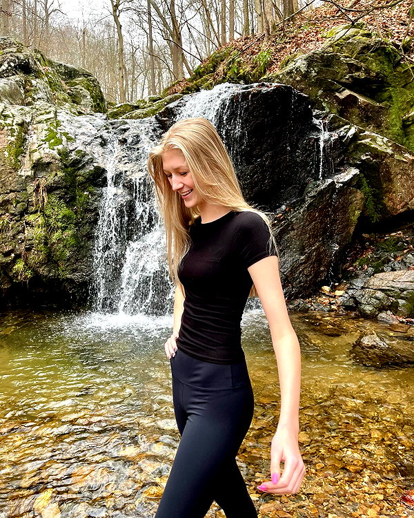 hey_itsjulia766 instagram image archive image
