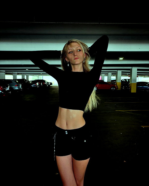 hey_itsjulia766 instagram image archive image