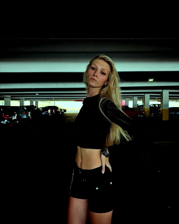 hey_itsjulia766 instagram image archive image