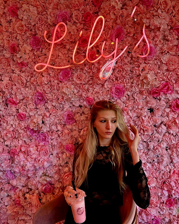 hey_itsjulia766 instagram image archive image