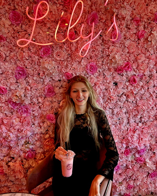 hey_itsjulia766 instagram image archive image