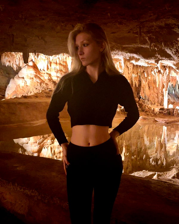 hey_itsjulia766 instagram image archive image