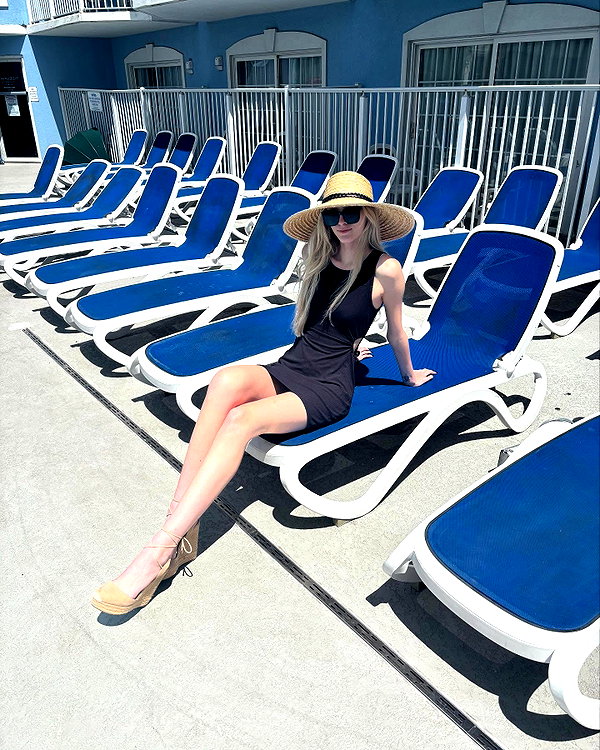 hey_itsjulia766 instagram image archive image