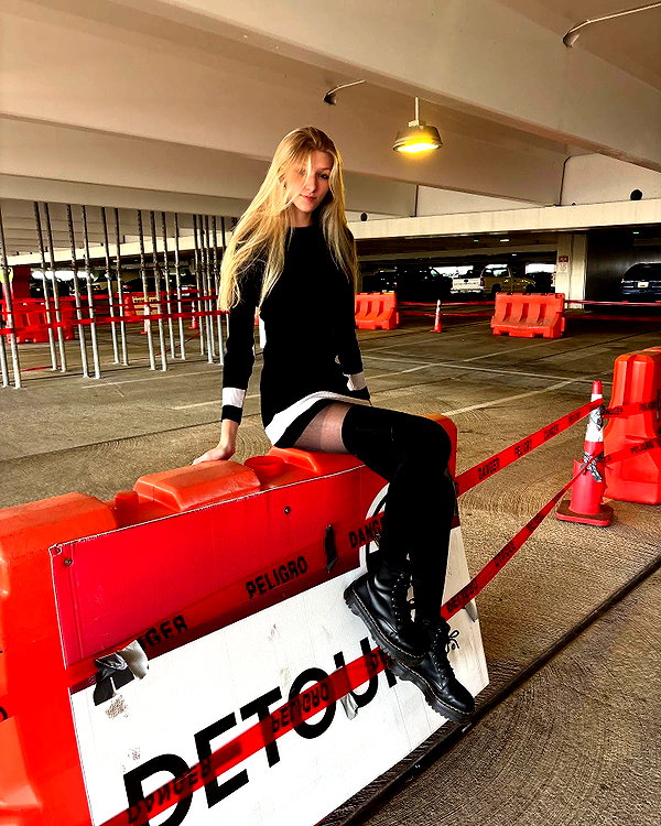 hey_itsjulia766 instagram image archive image