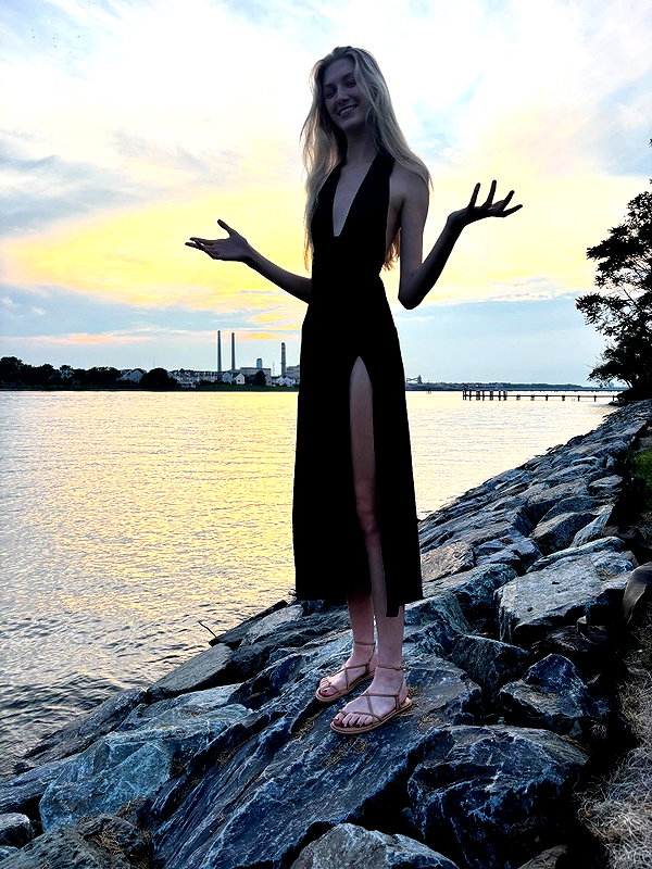 hey_itsjulia766 instagram image archive image