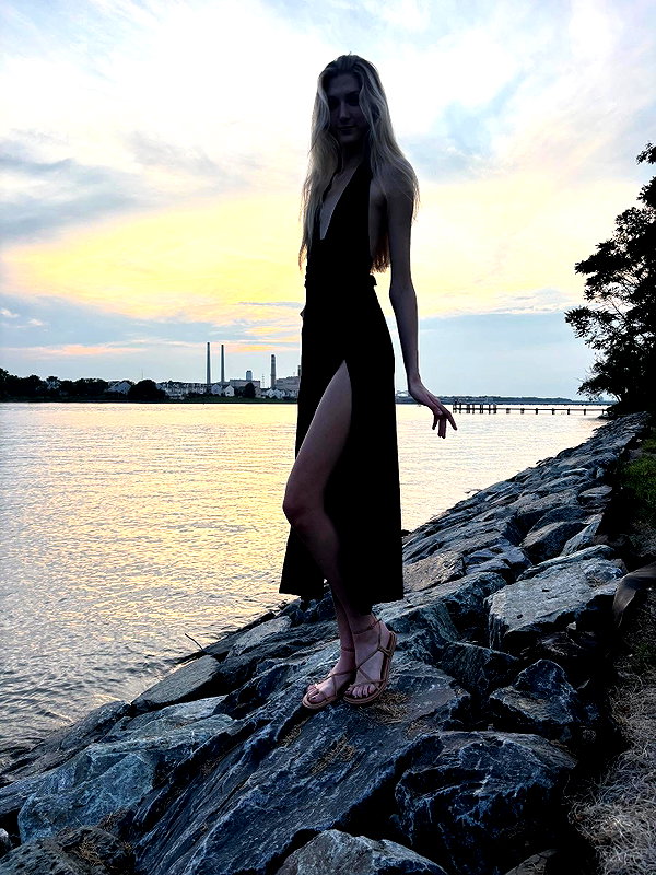 hey_itsjulia766 instagram image archive image