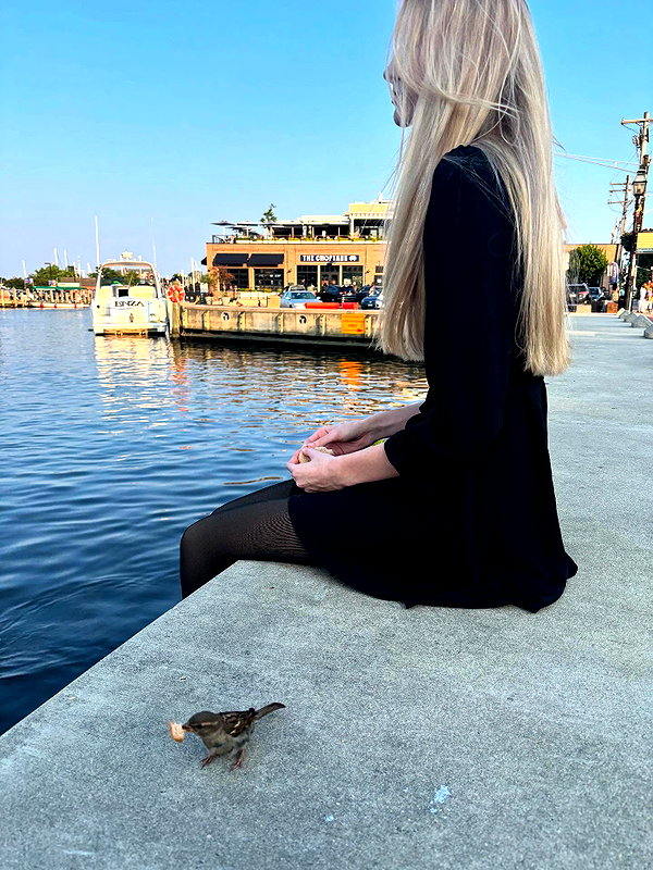 hey_itsjulia766 instagram image archive image