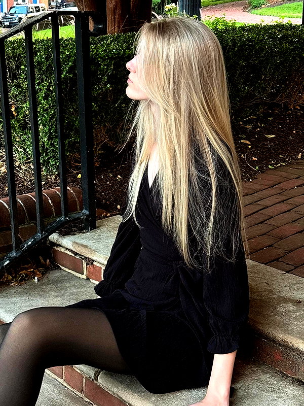hey_itsjulia766 instagram image archive image